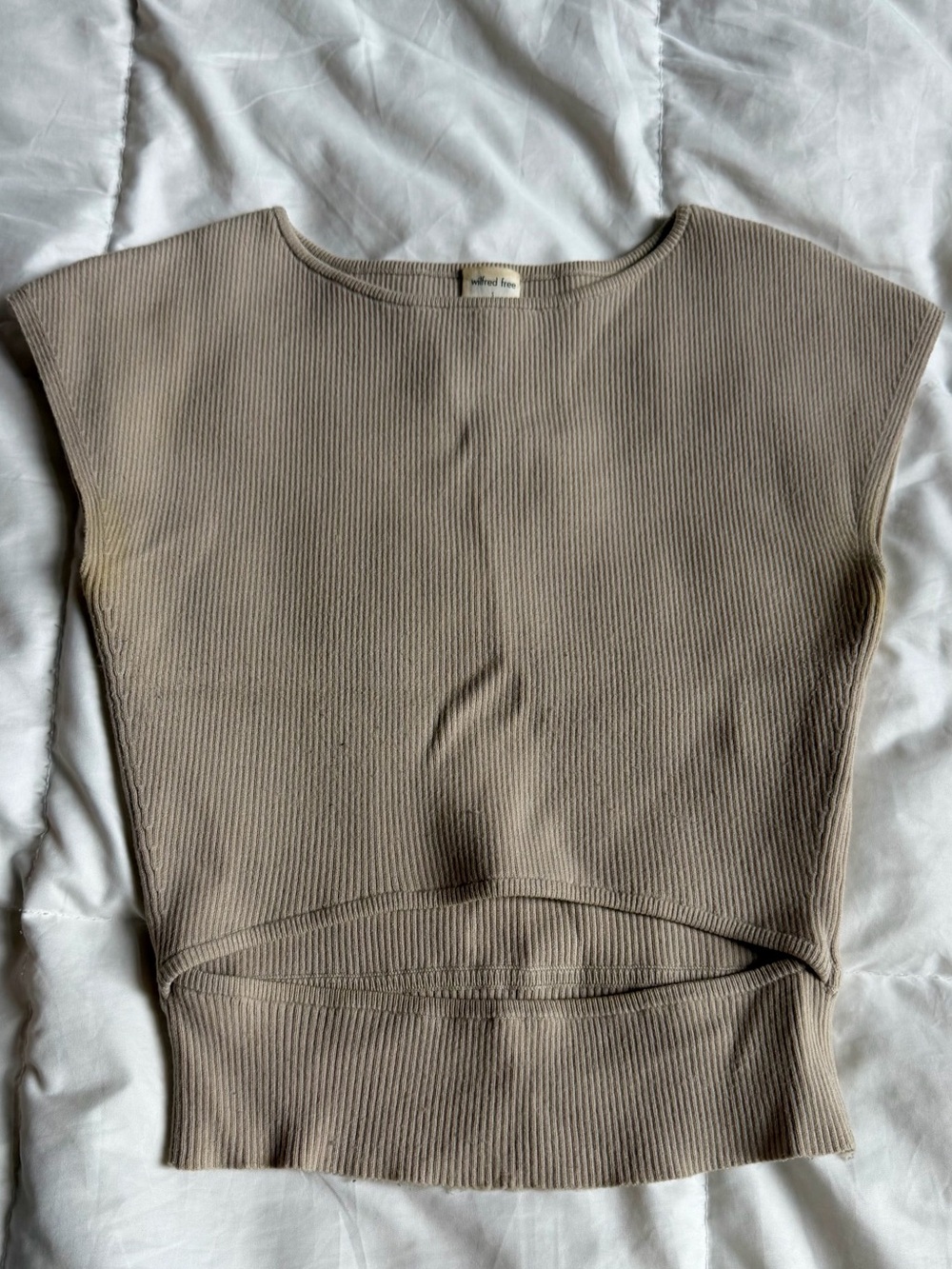 Aritzia Wilfred Cut Out Rib Top in beige 🤎